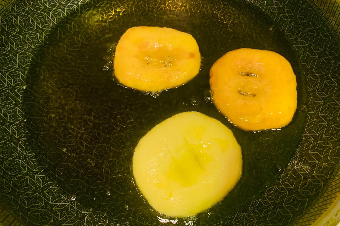 油饼油条怎么做酥脆松软完整教程,发面油条饼怎么做酥脆松软