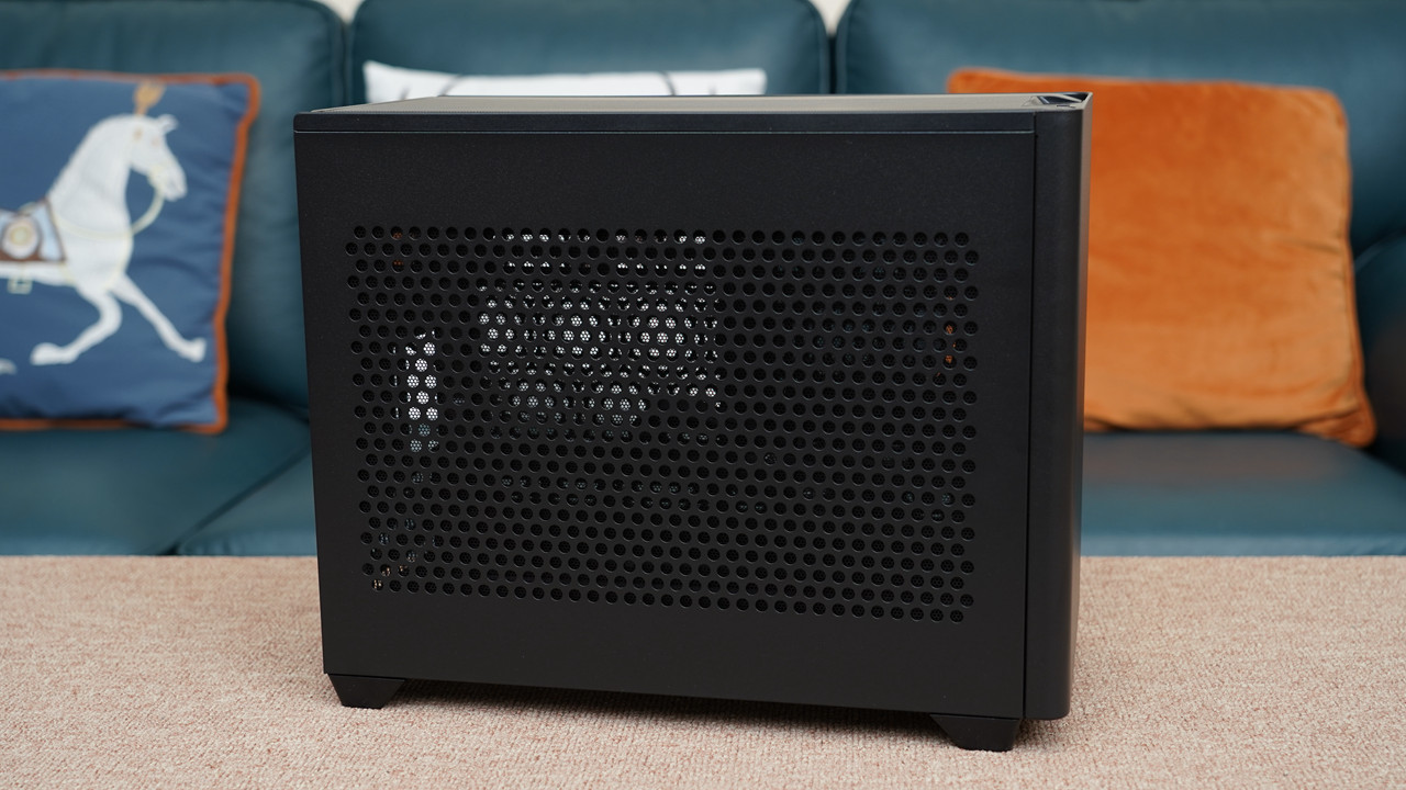 哪个机箱可以装3槽显卡,什么样的显卡适合装itx主机