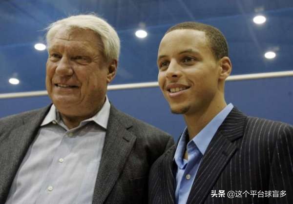 勇士队选择了斯蒂芬库里,勇士库里3年