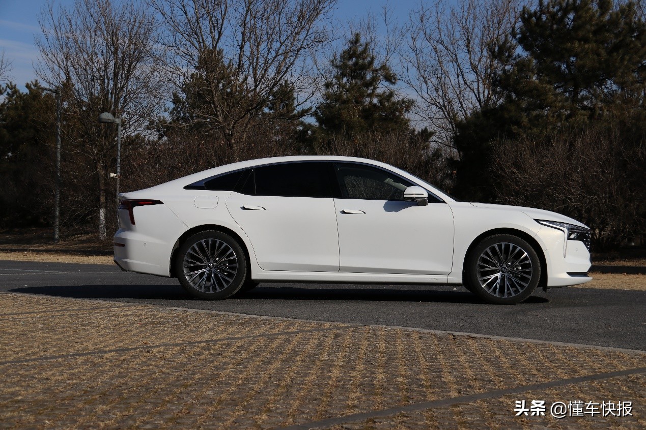 奔腾b70s1.5t试驾视频,第一视角试驾2010款奔腾b70