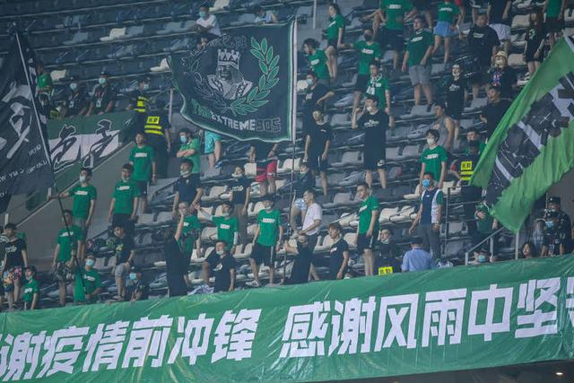 杩欐墠鏄冻鐞冭禌鍦虹殑绮惧僵鐬棿,璋㈠満鐞冭糠楂樺０榧撳姳瑙嗛