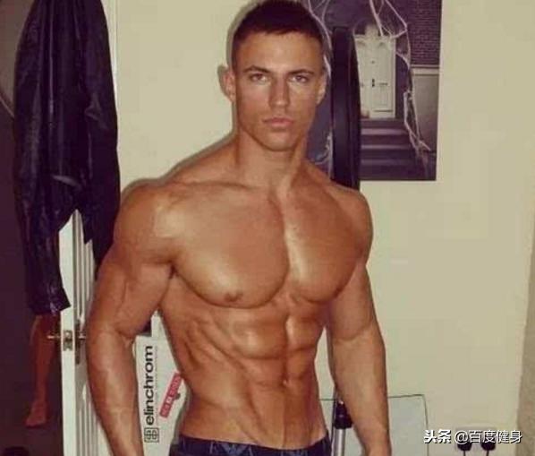 肌肉男断开健身1年后，其身体素质与之前相比有什么差别？