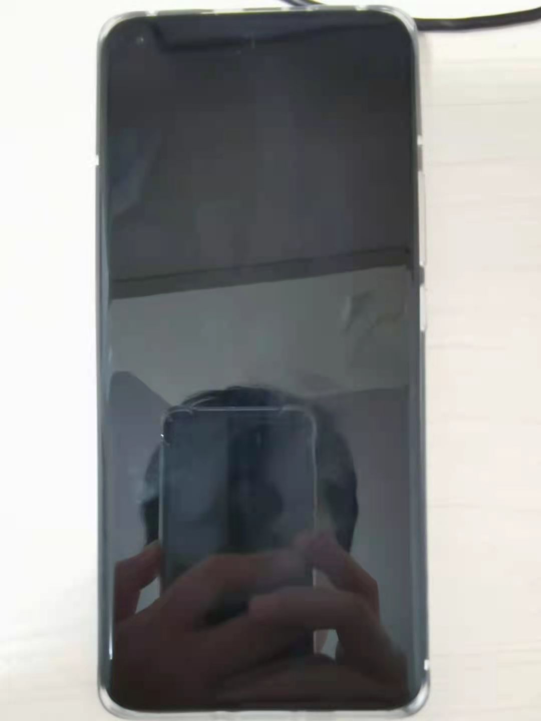 手机贴膜一推一拉,手机贴膜一天就坏了