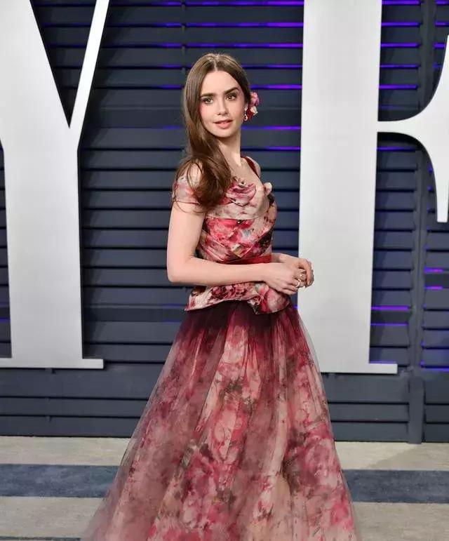 ladygaga奥斯卡佩戴大黄钻石,ladygaga黄宝石