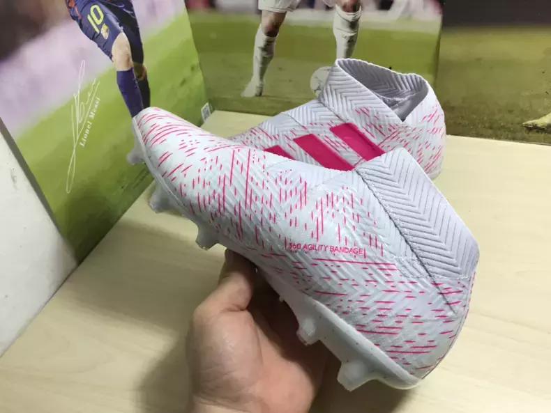 adidas短钉足球鞋推荐,adidas长钉射门