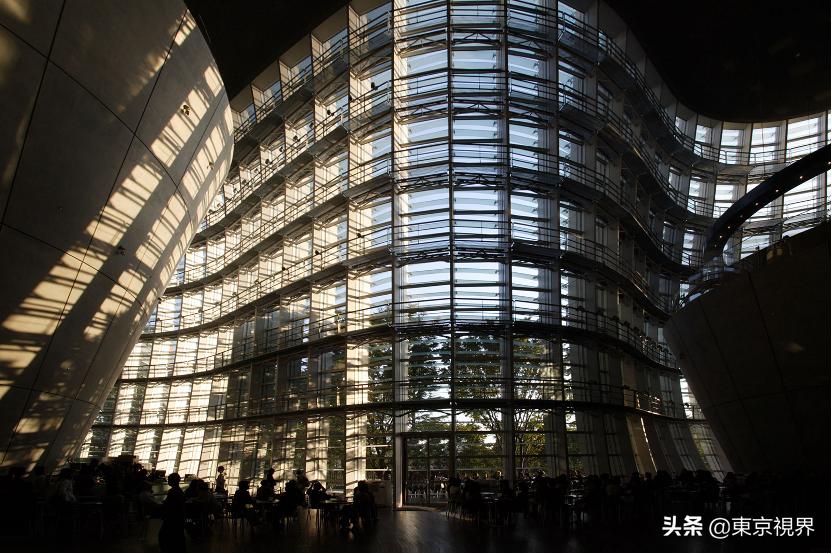 东京建筑物语：城市的美貌靠建筑来装点