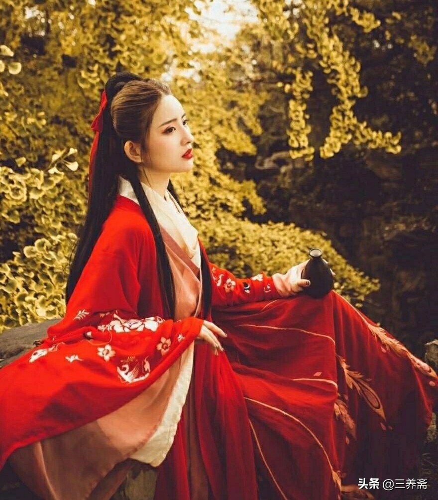 你知道“曾经沧海难为水，除却巫山不是云”的出处和下句吗？