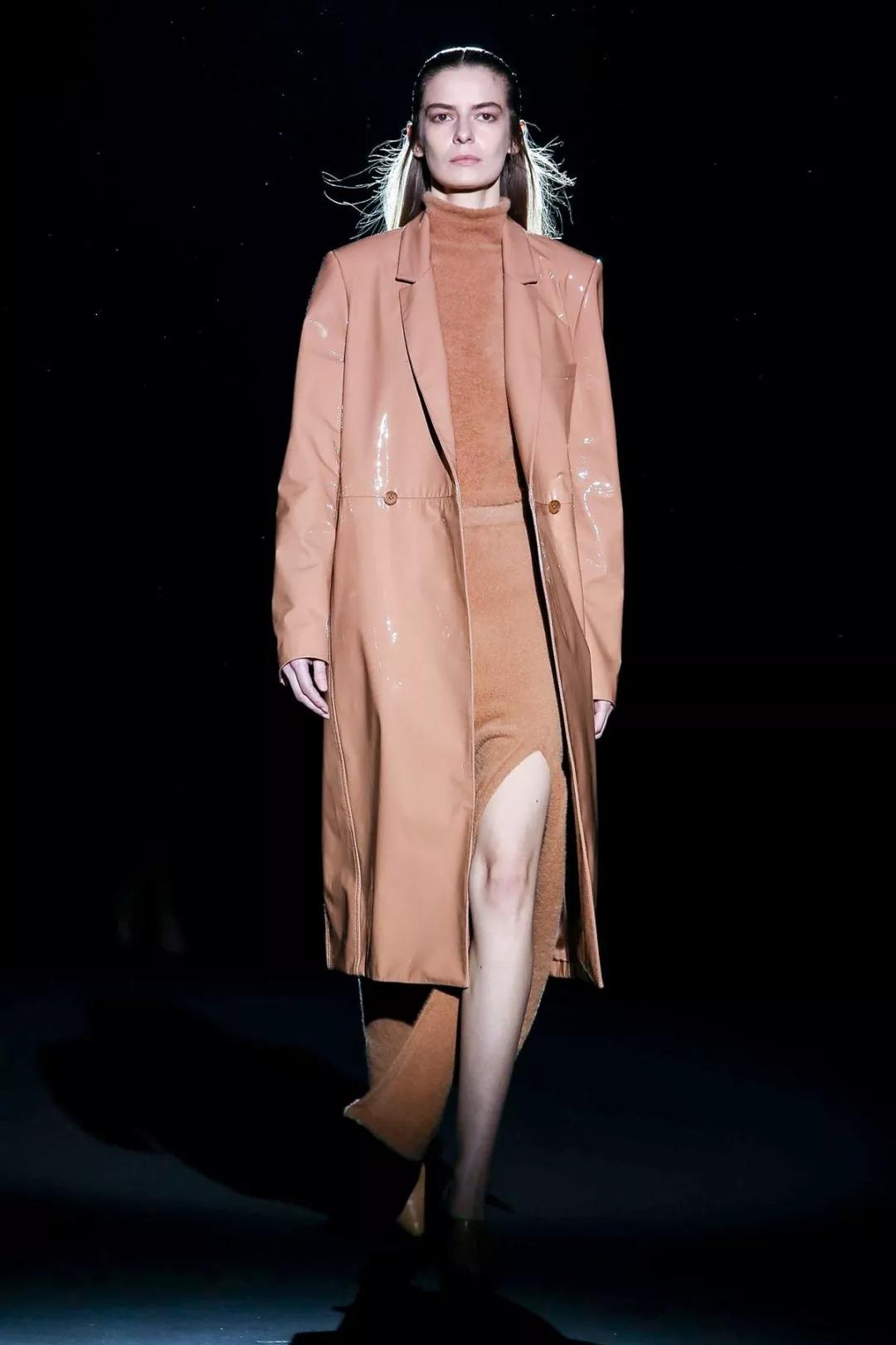 等疫情过后穿上漂亮的衣服,等疫情过后去赏花