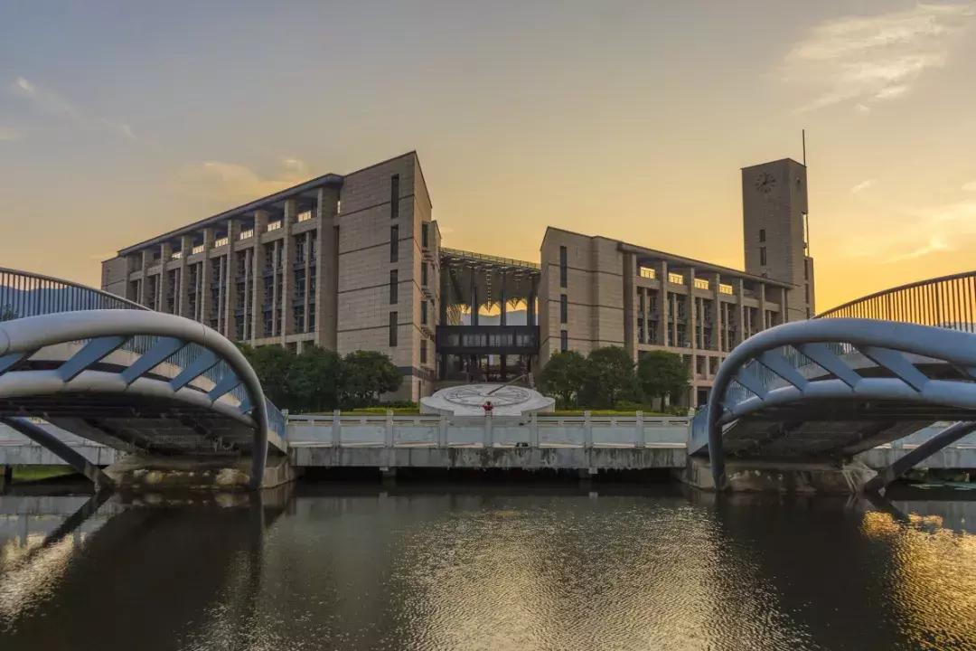 文科能报考福州大学的专业,福州大学多少分可以任选专业