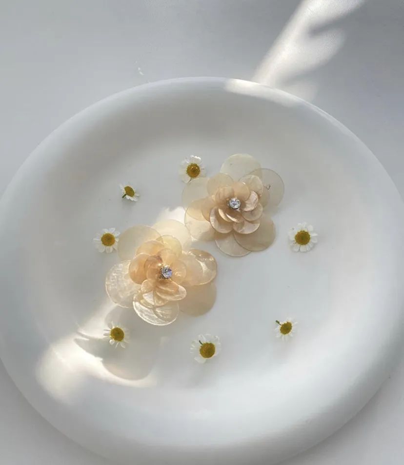 珍珠耳钉优雅永不过时,经典大方的耳钉