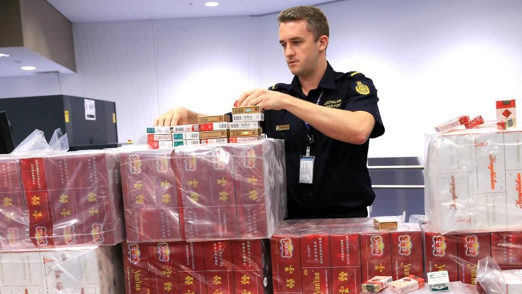 中国旅客被关小黑屋,6名中国人在澳洲被抓