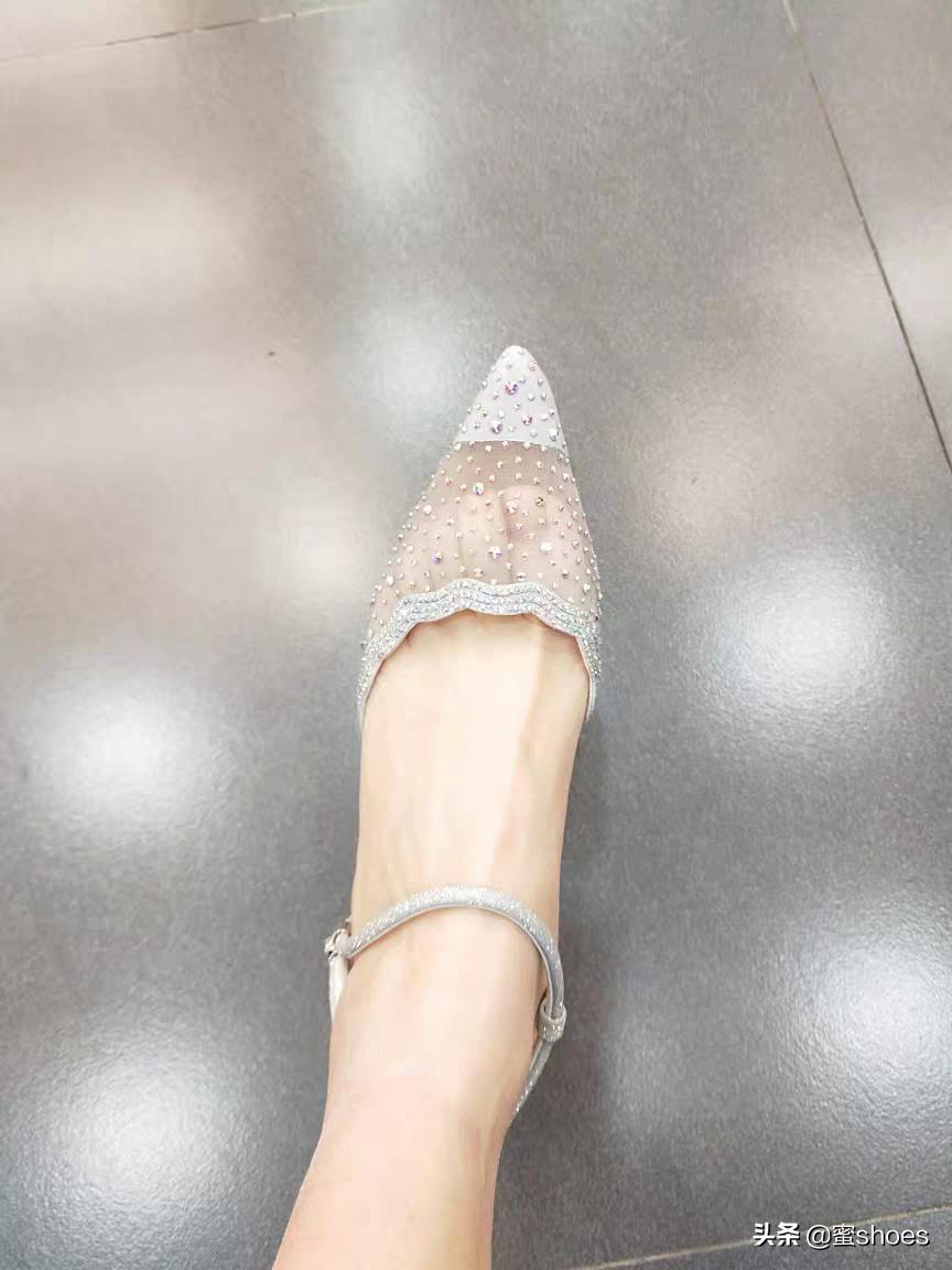 品牌女鞋正品百丽,最火的一款百丽女鞋