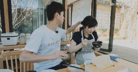 福原爱被家人4年冷*力暴**？婚姻新状况，女方身边有小6岁异性朋友