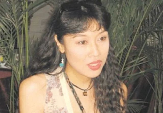 张克莎变性成功后嫁给富商,比金星还漂亮的变性女