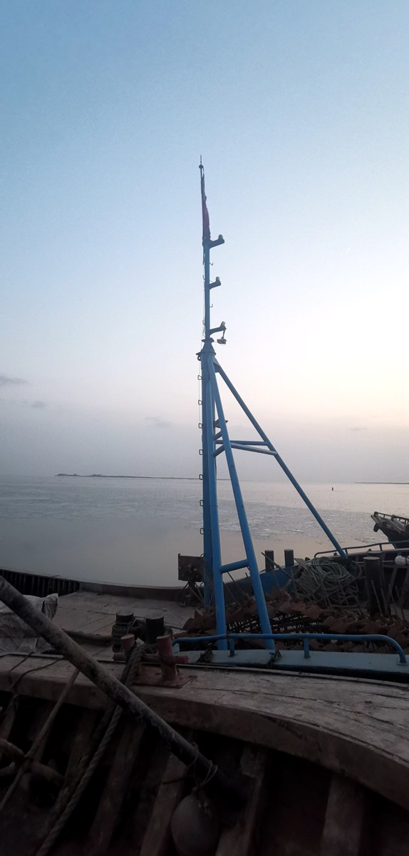 摄影：静静的渤海湾（捞鱼尖村渔船码头）