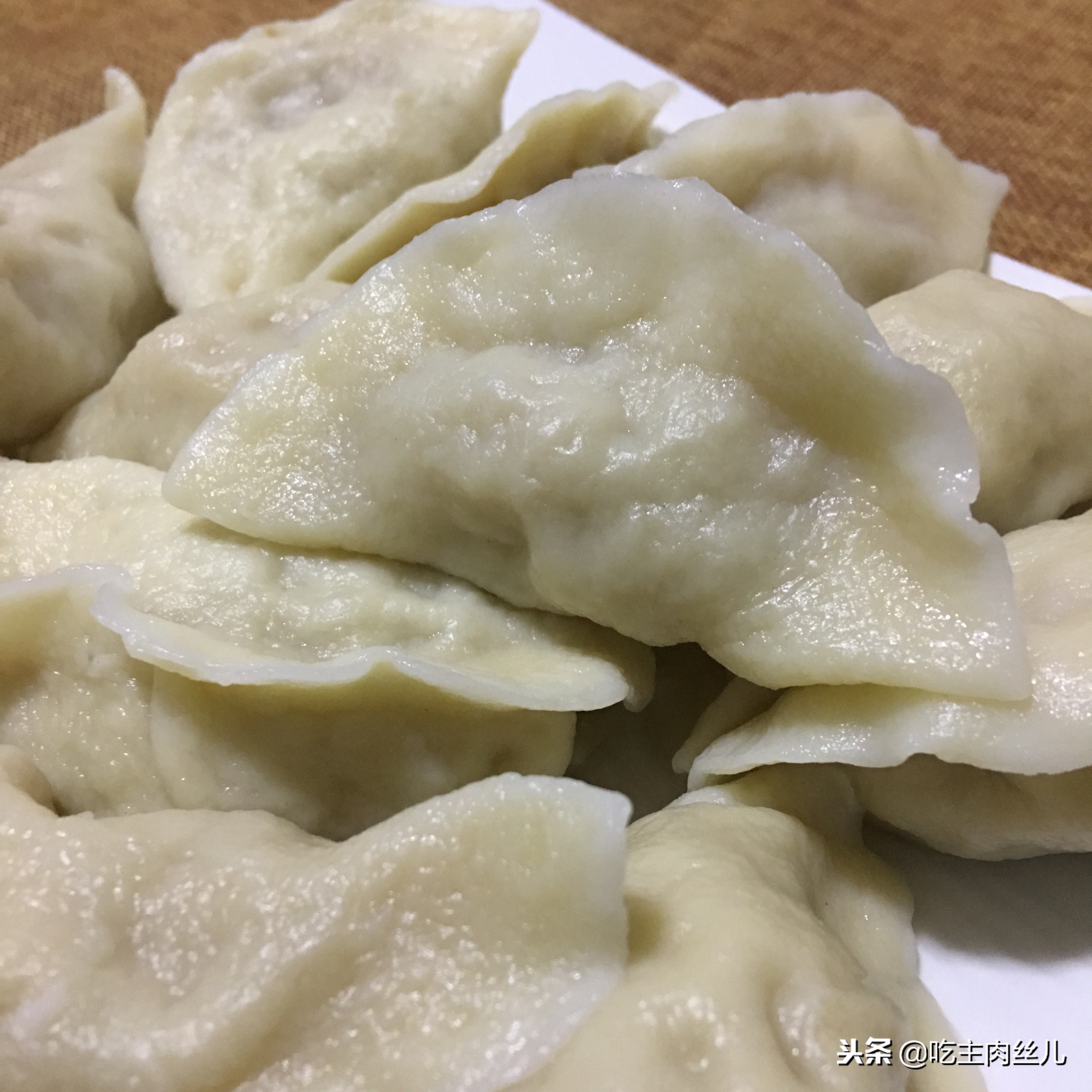 饺子皮不硬的秘诀,饺子皮不粘的小窍门