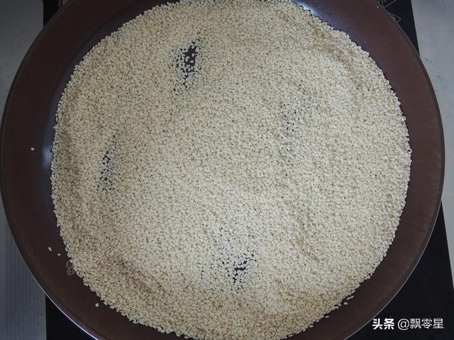 教你做网红零食海苔夹心脆，酥脆好吃不粘牙，酱汁的做法是关键