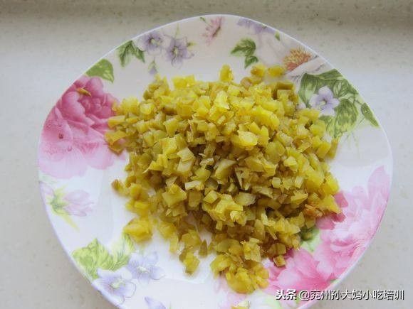 自家炸油条面的做法,家庭自制老面发面油条的做法