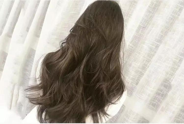 染发显白洋气发色在家可染,染发巨显白发色在家可染