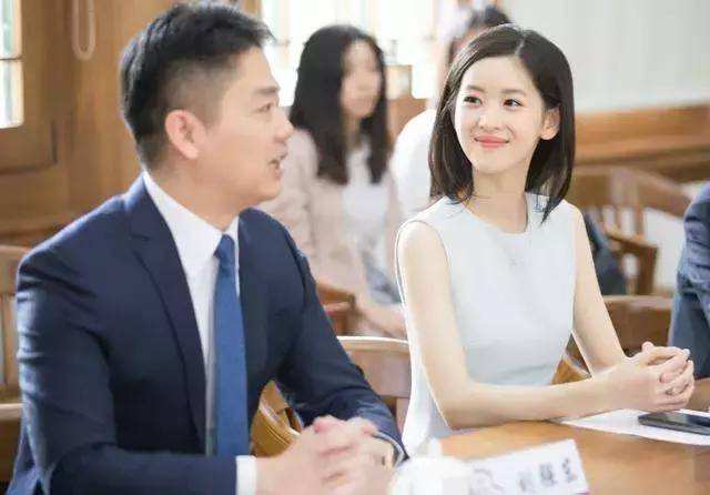 章泽天在媒体面前高情商回怼,章泽天高情商互怼