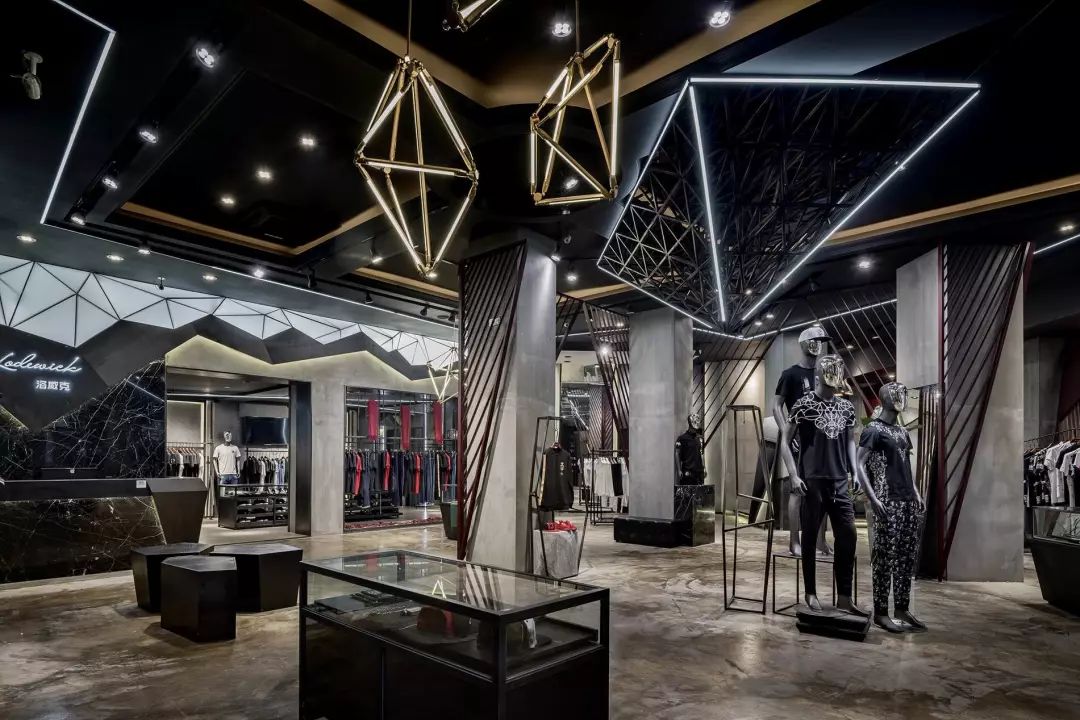 哦！卖！嘎！如果服装店都这样设计，这个世界还能有淘宝？