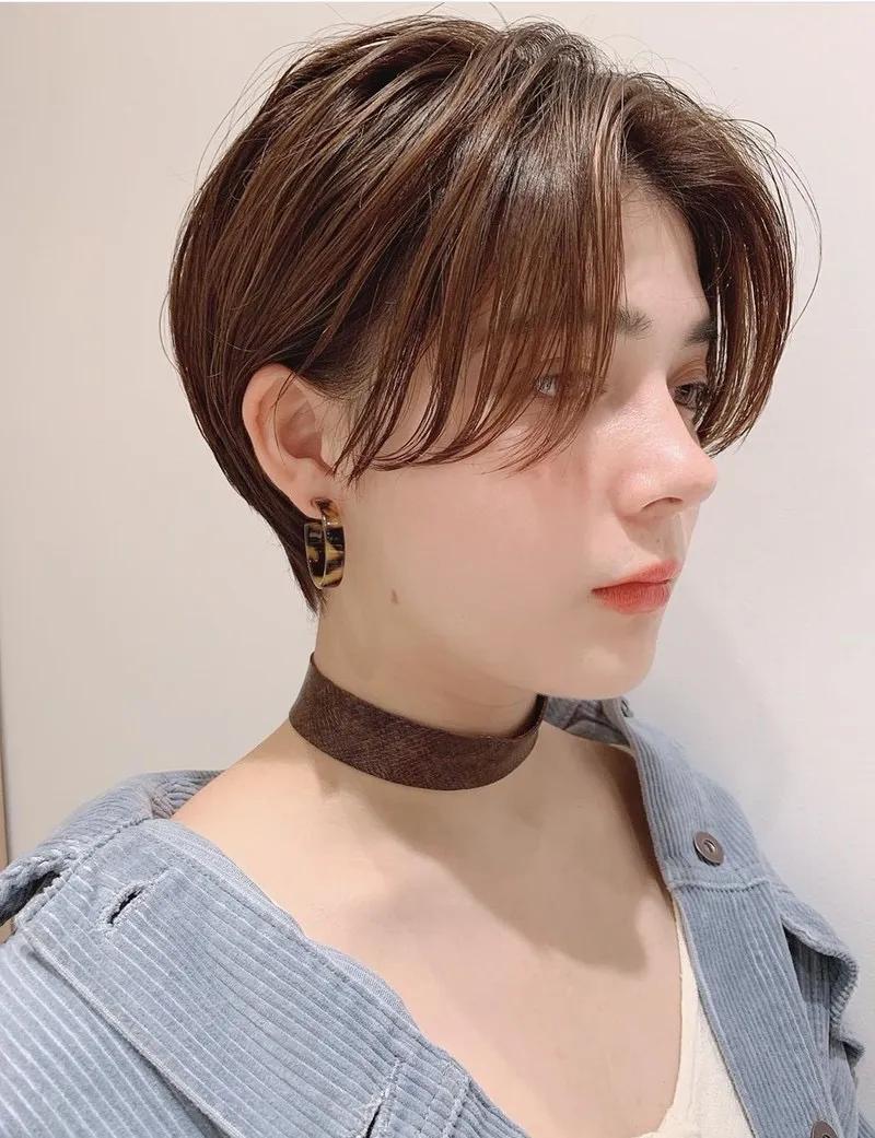 挂耳短发短款,挂耳式小短发