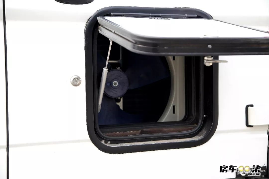 东风御风自动挡房车2021款价格,最便宜东风御风长轴中顶b型房车