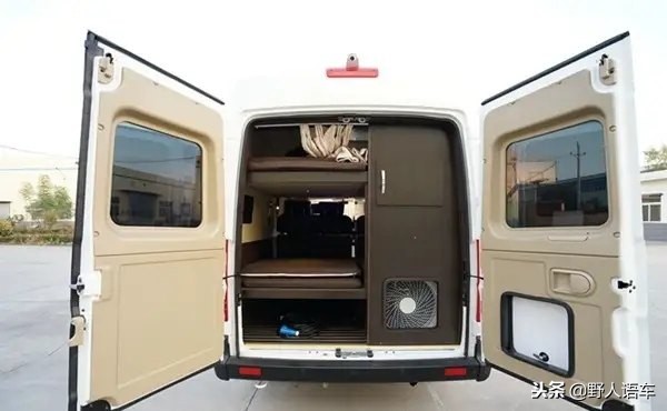 东风御风长轴b型旅居房车,东风御风短轴低顶旅居房车10万