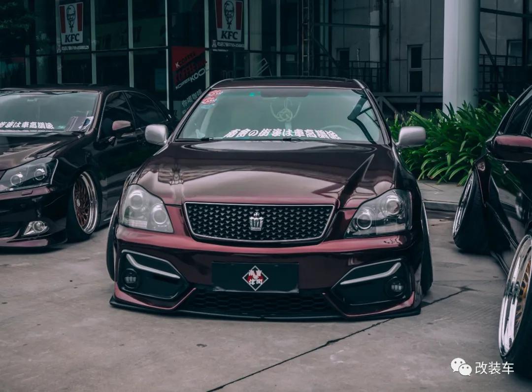 清一色皇冠,清一色豪车