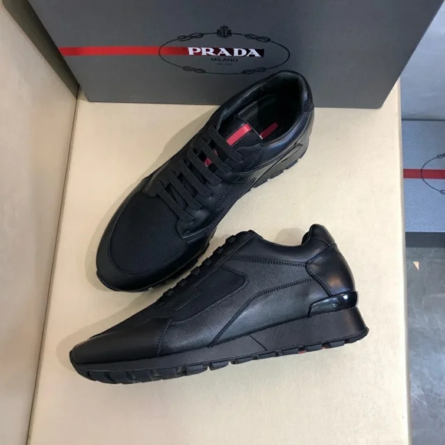 普拉达最新专柜爆款,普拉达漫步鞋中国市场