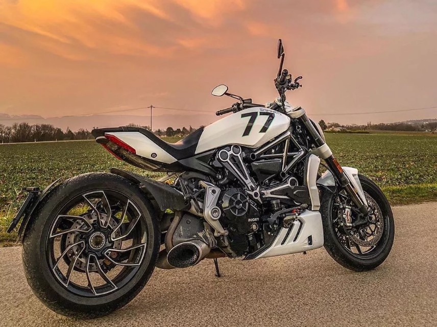 杜卡迪大魔鬼是巡航车还是街车,杜卡迪大魔鬼系列后座