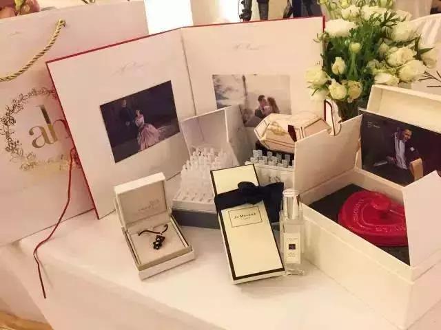 一堆伴手礼,有什么看着很值钱的伴手礼