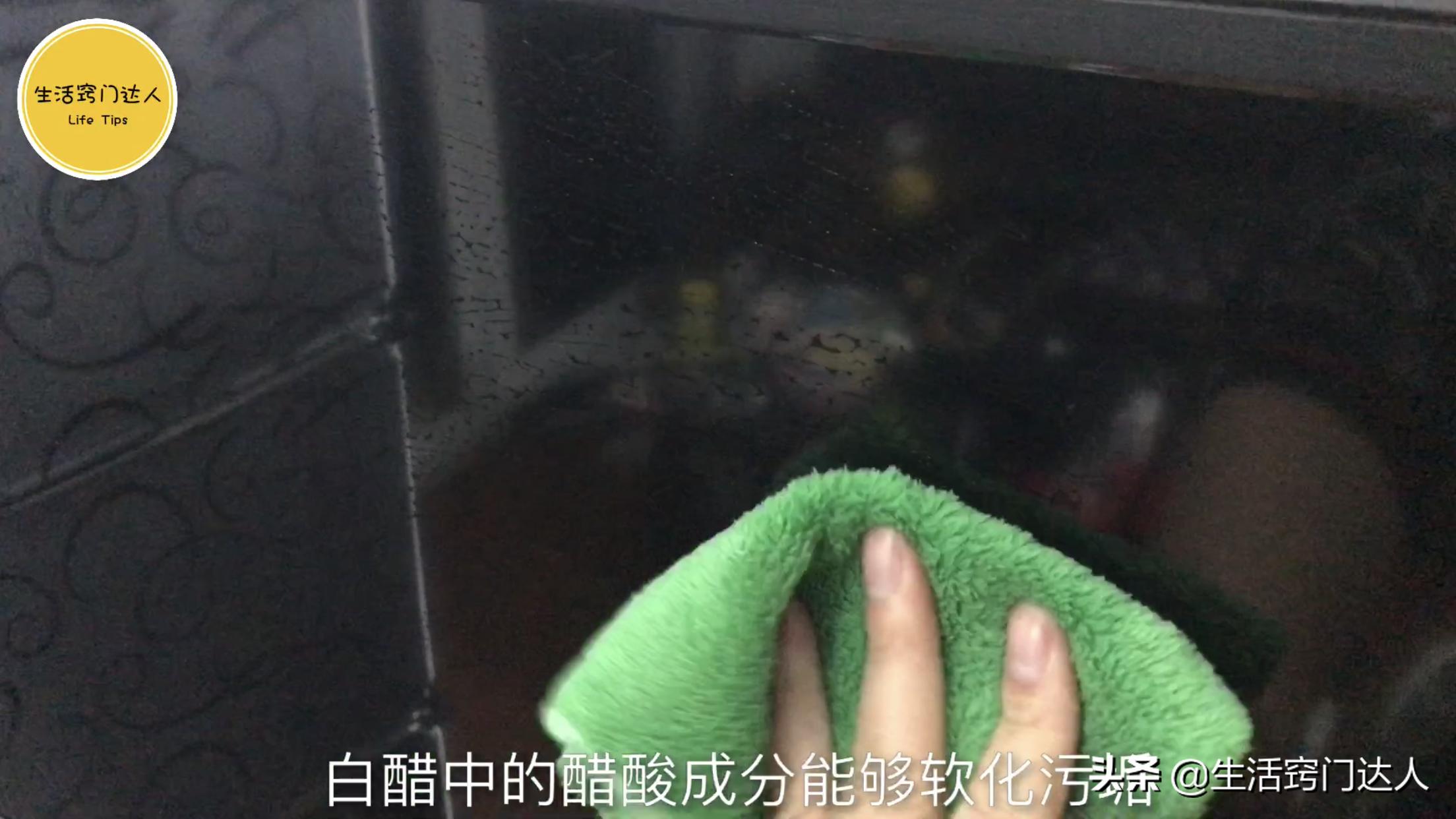 电视很脏却擦不干净,液晶电视屏幕有水渍怎么处理