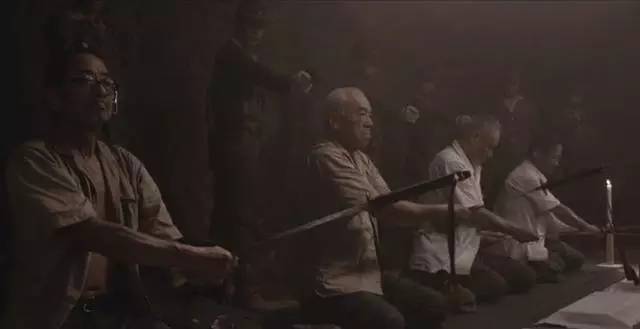 日本武士自杀为什么剖腹？难道不会痛吗？（可能引起不适的文化）