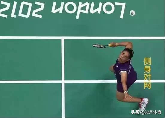 高远球如何正确发力,正手高远球规范动作