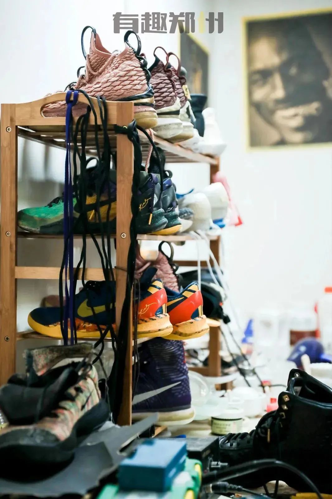 郑州90后男孩创业成功案例,郑州90后男孩创业干修鞋