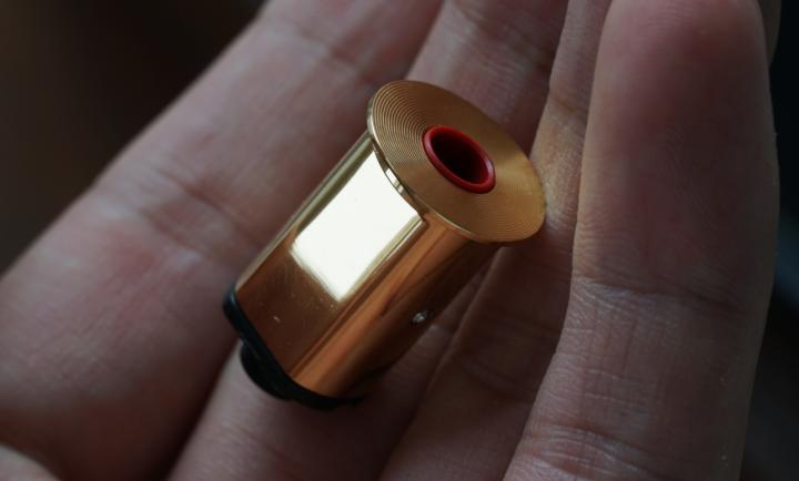 又一部能买两台苹果手机、两部华为手机的国产超豪华MP3问世了