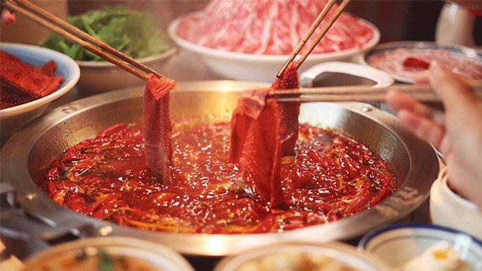 等位2000桌的“卤校长”杀进人广！女生来，免费吃