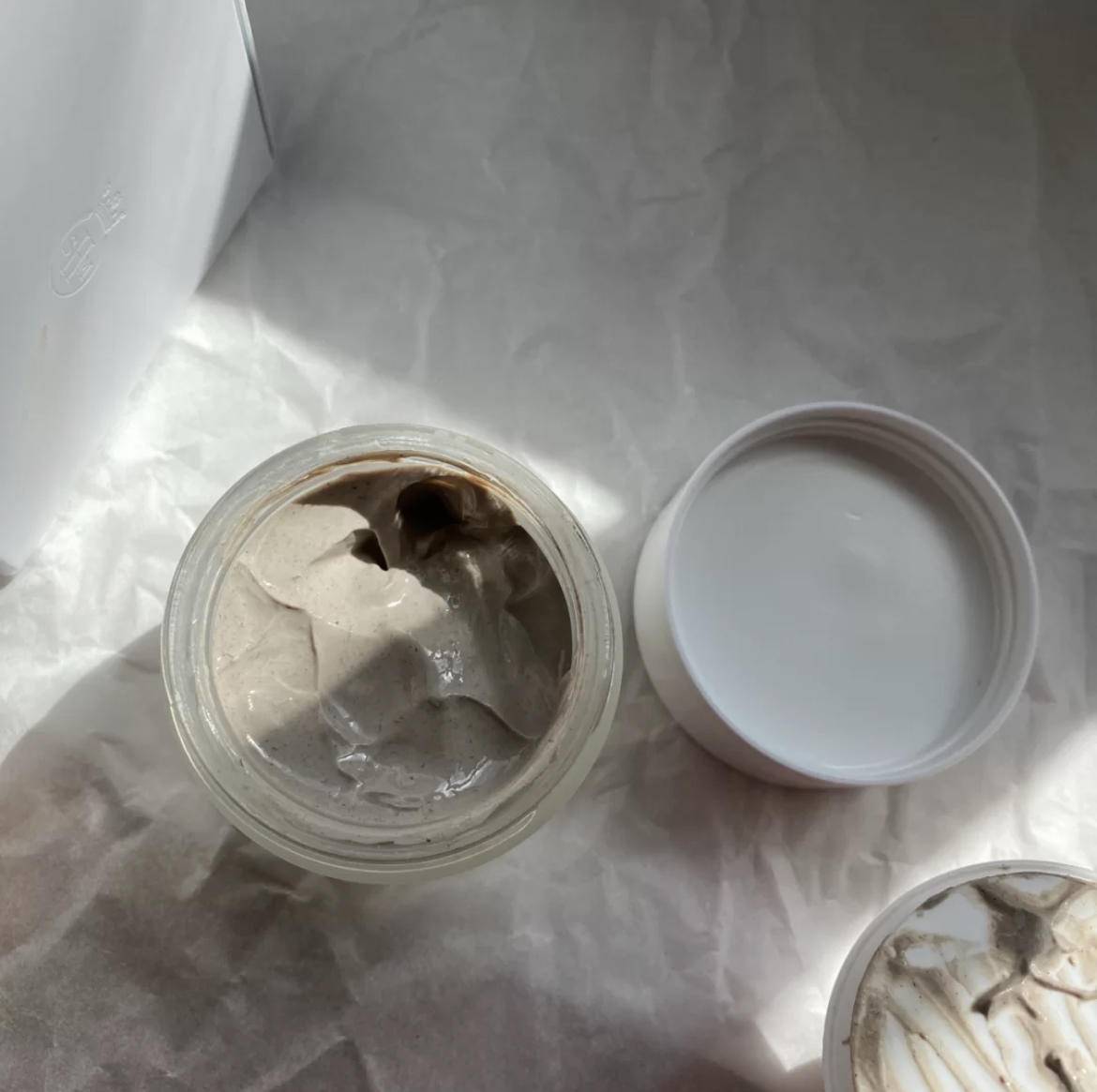 为什么同样的面膜有的人干得快,为什么美容院敷面膜效果好呢