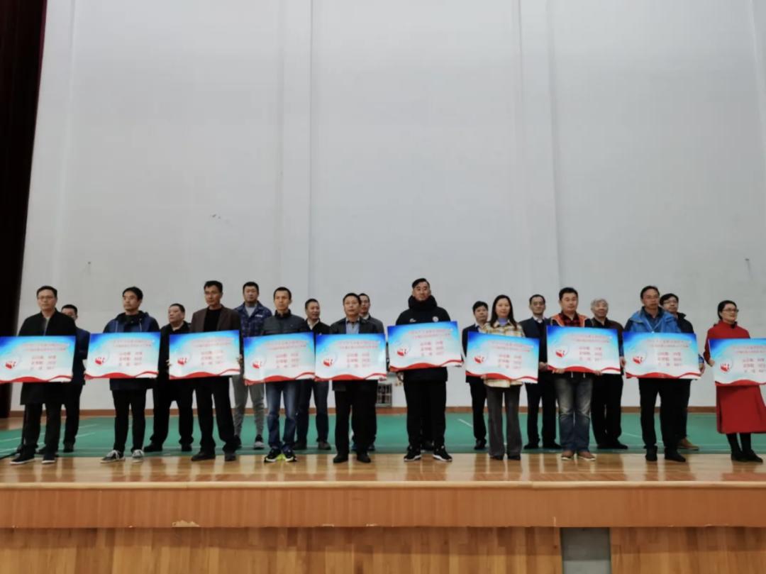 新闻｜“一双足球鞋”项目捐赠足球装备，助力绍兴足球小将足球梦