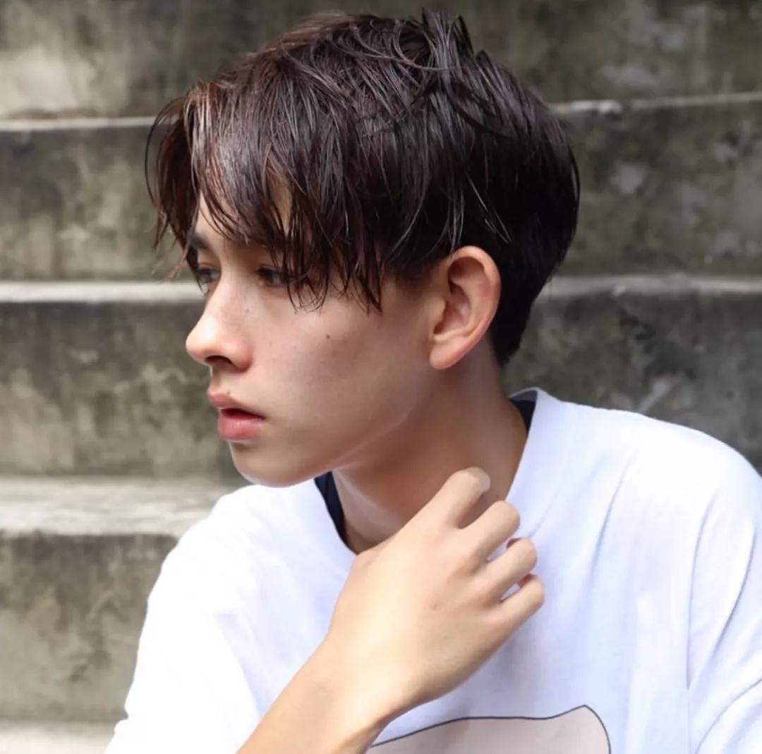 轻熟风小狼狗发型,小狼狗发型短发方脸