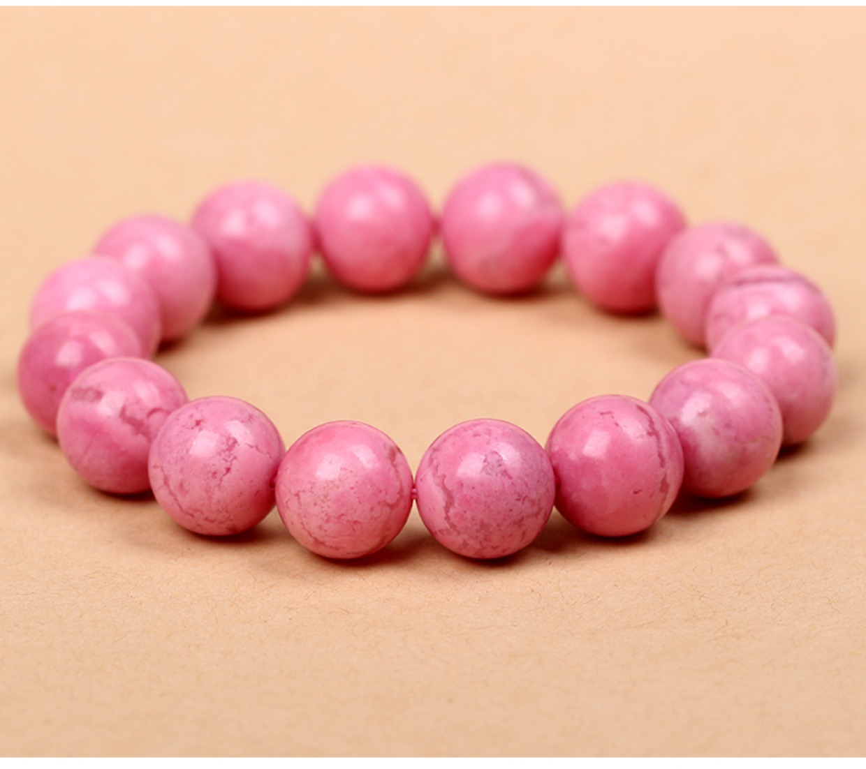 像午餐肉的宝石你没见过,却被梵克雅宝选中,粉嘟嘟的样子真讨喜