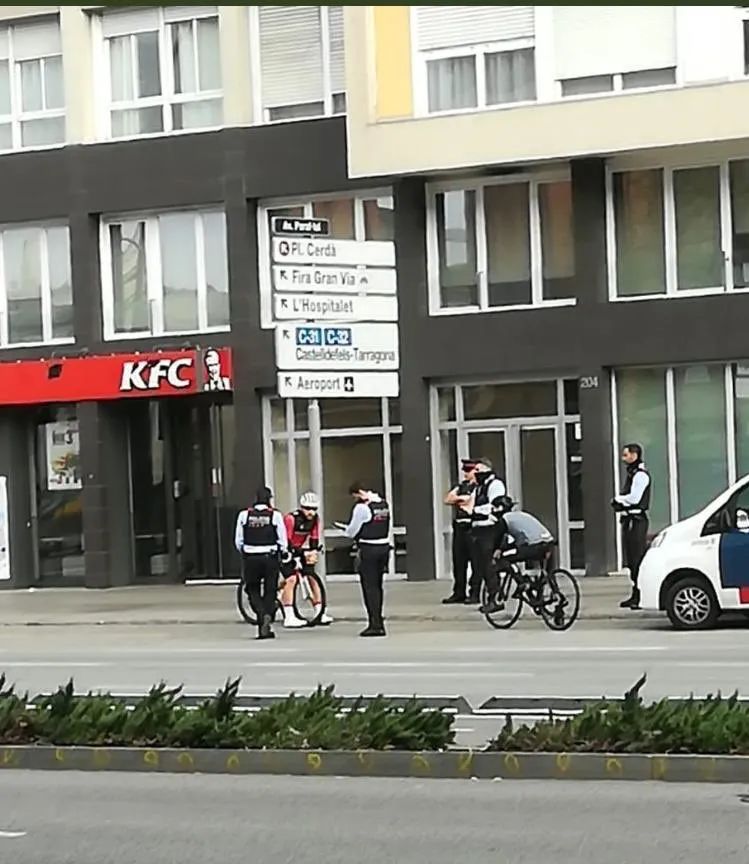 这些软硬不吃扮成狗也要出门浪的人，终于开始“StayHome”了