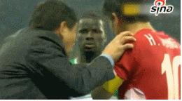 足坛搞笑瞬间加搞笑解说,足坛十大喜闻乐见搞笑瞬间