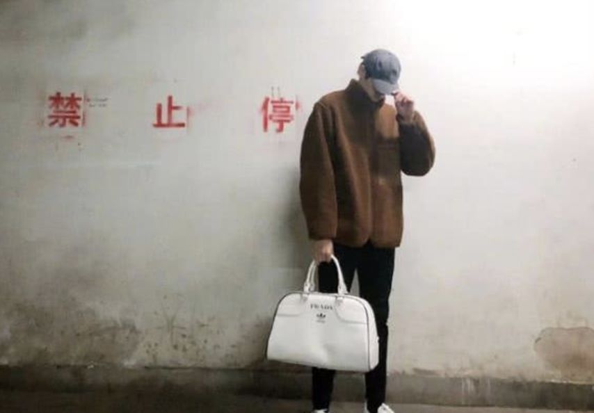 杨幂魏大勋真的是情侣吗,杨幂魏大勋情侣装现身同一小区