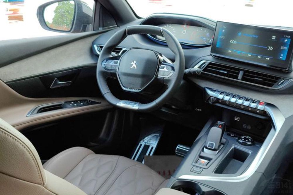 标致5008绕桩评测视频,2023标致5008绕桩测试