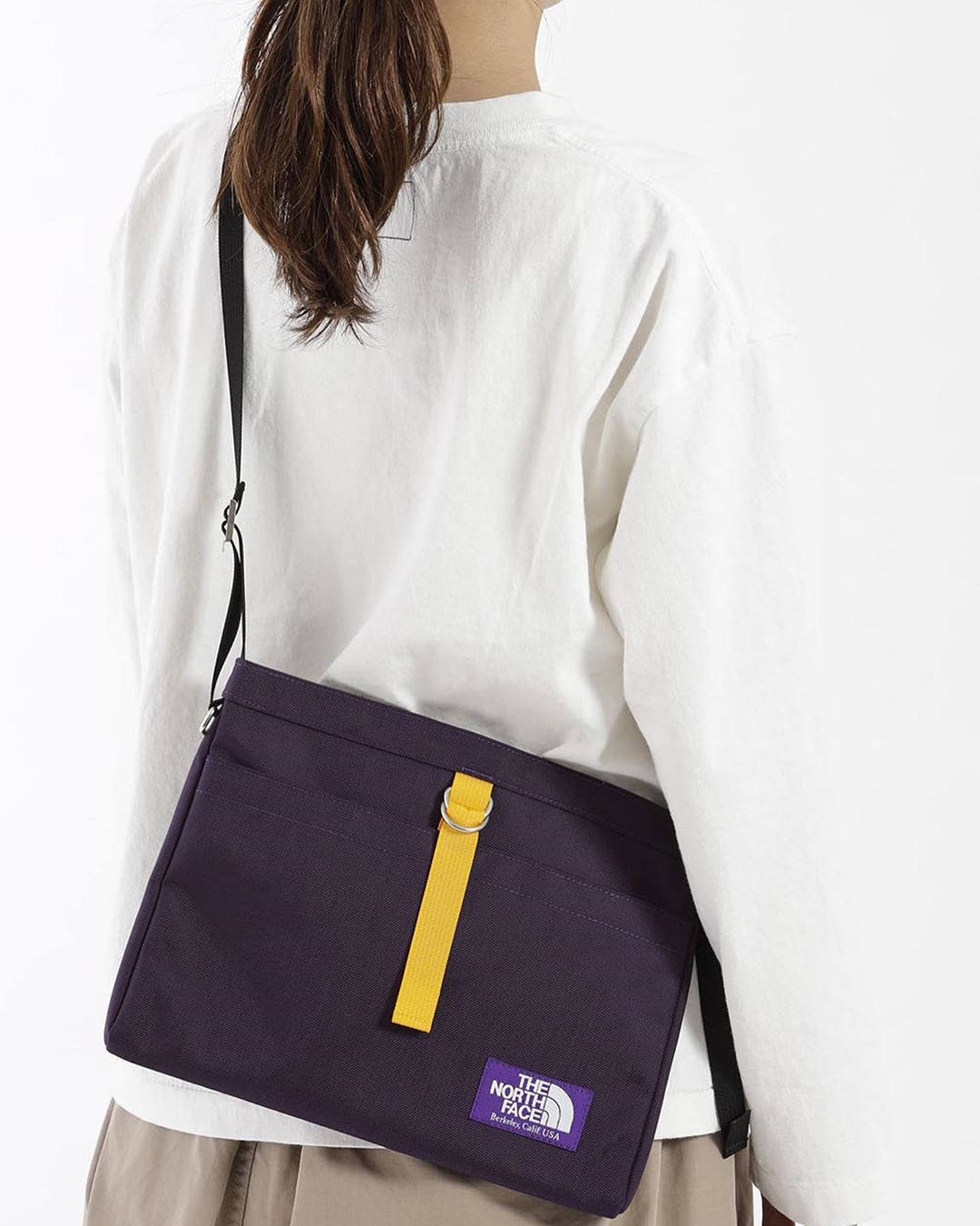 秋冬百搭斜挎包包推荐知乎,北面斜挎包哪个颜色好看