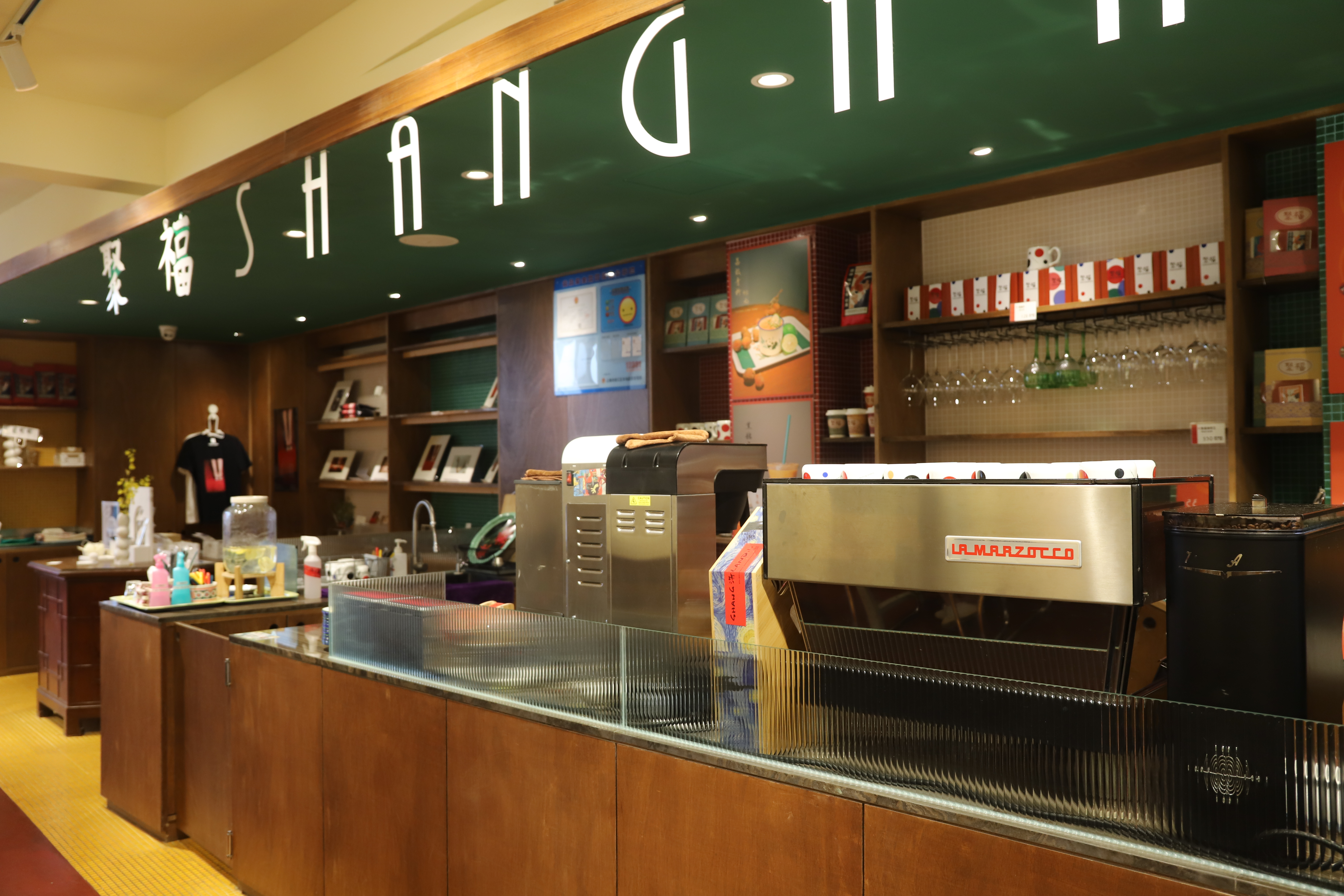 上海优美西点怎么学,上海优美西点烘焙学校学员拍摄