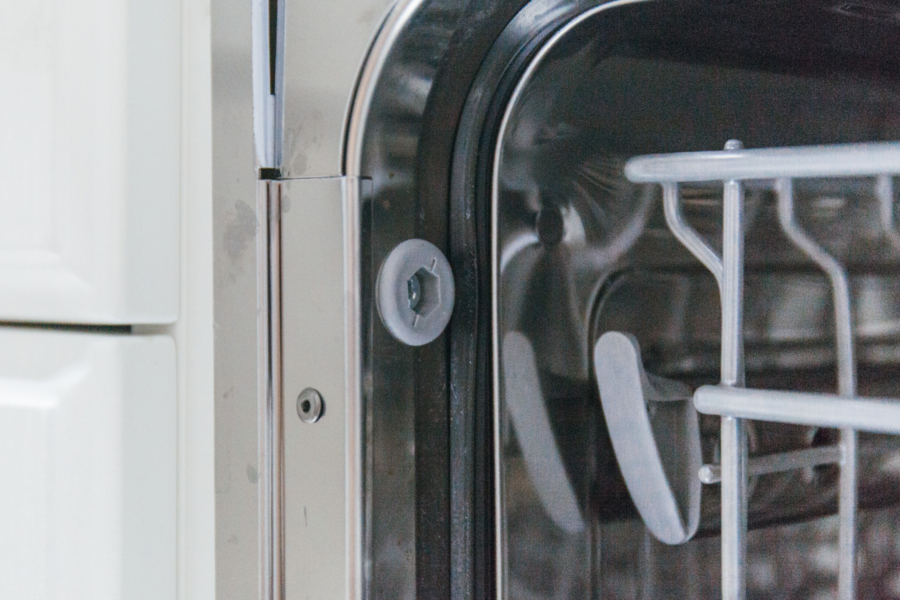 西门子嵌入式洗碗机怎么样拆装,嵌入式西门子洗碗机安装效果