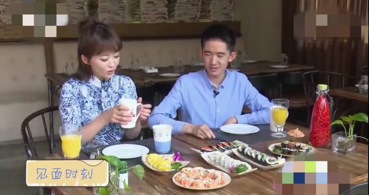 高龄生子、嫁神秘富商、退休成网红，“童年回忆”们变样了吗？